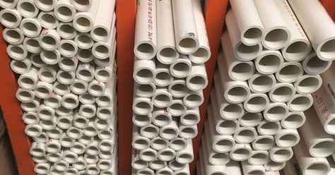 These Are the Coolest PVC Pipe Ideas We've Ever Seen (Honestly) | Hometalk Buying A Manufactured Home, Pipe Fence, Pvc Fence, Tub Enclosures, Pvc Pipe Crafts, Pvc Pipe Projects, Pvc Projects, Diy Fence, Fence Decor