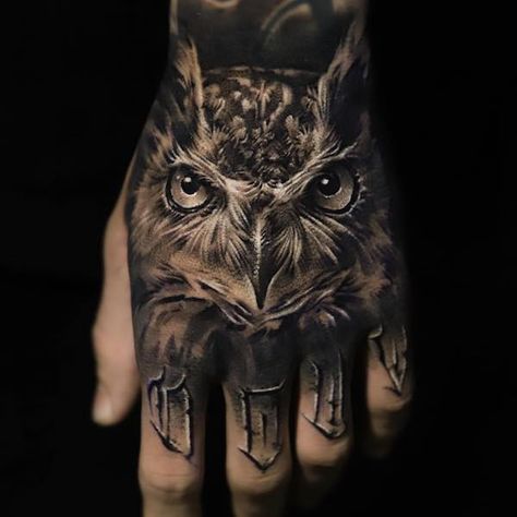 140 Owl Tattoos: Meanings, Styles and Ideas | Art and Design Owl Eye Tattoo, Mens Owl Tattoo, Traditional Owl Tattoos, Hals Tattoo Mann, Tattoo Main, Realistic Owl Tattoo, Shen Long Tattoo, Owl Tattoo Sleeve, Herren Hand Tattoos