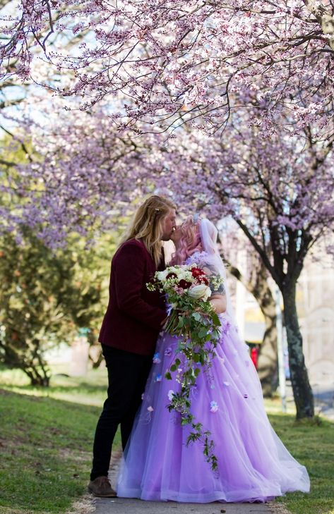 Pastel Goth Unicorn Wedding for $1500! Pastel Goth Wedding, Floral Purple Dress, Goth Unicorn, Weird Wedding, Goth Wedding Dresses, Goth Memes, Unicorn Wedding, Goth Fairy, Colourful Wedding