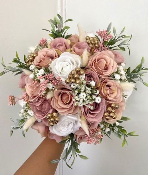 Bouquet Wedding Rose Gold, Bride Bouquets Rose Gold, Rose Gold Wedding Bouquet Blush Pink, Rose Pink Wedding Bouquet, Rose Gold Prom Bouquet, Elegant Fall Wedding Bouquets, Rose Gold Bridesmaid Bouquet, Diy Bridesmaid Flower Bouquet, Rose Gold Wedding Dress The Bride Blush Pink Bridal Bouquets