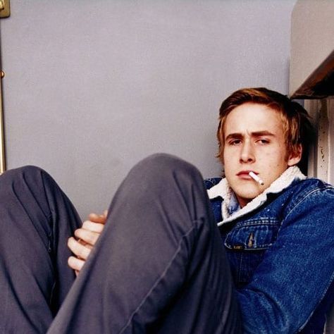 GOLDIES on Instagram: "Young Ryan Gosling at the Sundance Festival early ‘00s." Ryan Gosling 2000s, Young Ryan Gosling, 90s Outfits, Girl Dinner, 90s Outfit, Celeb Crushes, James Dean, Ryan Gosling, Hey Girl