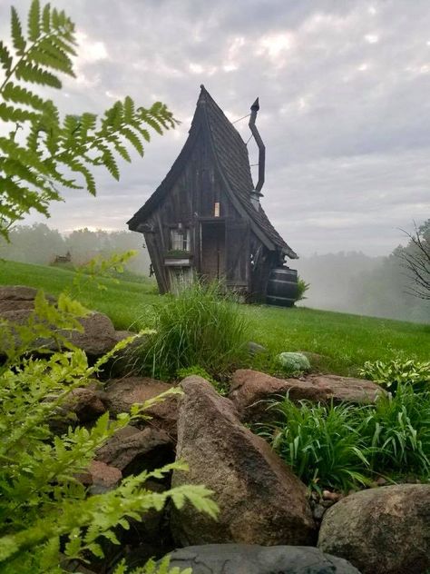 Rustic faerie house... Fantasy Cabin, Spook Houses, Witches House, Storybook House, Crooked House, Woodland House, Witch Cottage, Fairytale Cottage, Unusual Buildings