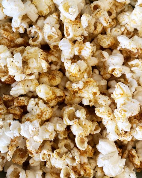 The Best Homemade BBQ Popcorn Recipe Bbq Popcorn, Popcorn Seasoning Recipes, Bbq Chips, Bbq Spice, Movie Night Snacks, Spice Mix Recipes, Popcorn Seasoning, Popcorn Recipe, Bbq Seasoning