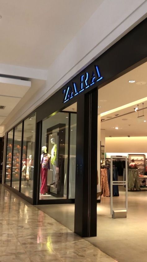 Zara Snap Story, Zara Store Aesthetic, Zara Snap, Zara Aesthetic, Zara Shopping, Christmas Nyc, Zara Shop, Shopping Pictures, Zara Store