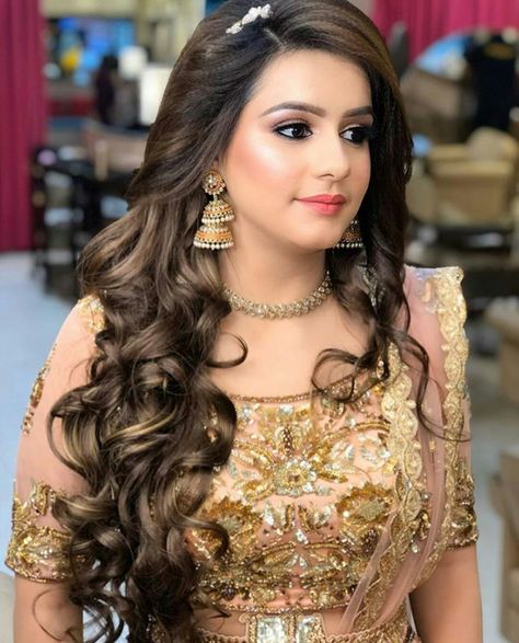 Open Hair Look On Lehenga, Hair Styles In Lehenga, Hairstyles For Gowns Short Hair, Ring Ceremony Hairstyles, Jaggo Hair Styles Punjabi, Indian Engagement Hairstyles, Hairstyle For Engagement Indian, Hairstyle For Long Gown, Curls Hairstyles For Wedding