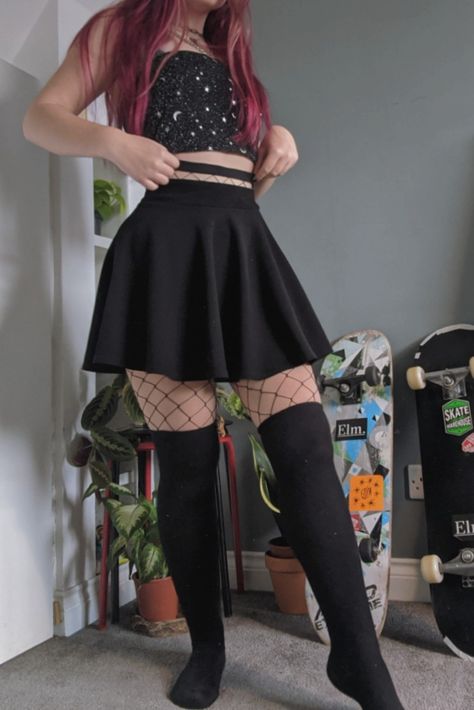 Outfit Ideas With Long Socks, Skirt Outfits Egirl, Cute Outfits With Long Socks, Alt Witch Outfits, Alt Cute Outfits, Egirl Outfits Skirt, Alt Girl Aesthetic Outfits, Fishnet Outfit Skirt, Fishnet And Skirt Outfit