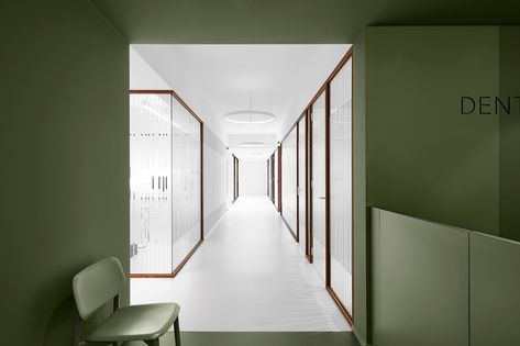 Colour Blocking Interior, Amsterdam Interior, Glass Partition Wall, Therapy Center, Interior Architects, Delta Light, Waiting Area, Interior Architect, Design Strategy