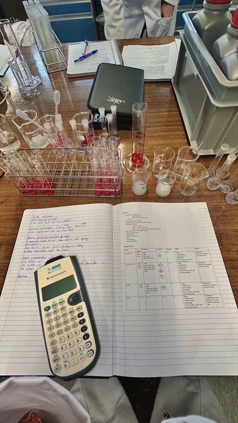 Pharmaceutical Scientist Aesthetic, Lab Tech Aesthetic, Lab Work Aesthetic, Chemistry Lab Aesthetic, Pharmacology Aesthetic, Laboratory Student, Pharmacist Student, Laboratory Aesthetic, Stem Girl