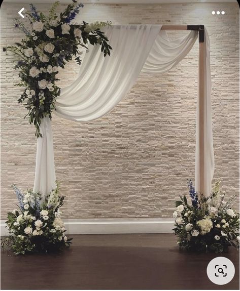 Simple Wedding Party Decorations, Wedding Instagram Backdrop, Simple Back Drops For Parties, Wedding Backdrop For Ceremony, Outside Wedding Backdrop, Wedding Arch Ideas Indoor Elegant, Wedding Decoration Ideas At Home, Wedding Photo Booth Ideas Elegant, Simple Wedding Reception Decorations Indoor