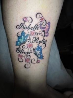 tattoo with kids names. I Like the font, not sure about the butterflies. Tattoos Representing Children, Tattoos For Childrens Names, Butterfly Name Tattoo, Name Tattoos For Moms, Kid Name Tattoo, Tattoos With Kids Names, Mother Tattoos, Geniale Tattoos, Tattoo Desings