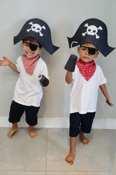 Pirate Fancy Dress Kids, Diy Pirate Costume Boys, Pirate Diy Costume Kids, Pirates Diy Costume, Boy Pirate Costume Diy, Homemade Pirate Costume For Kids, Boys Pirate Costume Diy, Pirate Dress Up Day At School, Pirate Costume Kids Diy