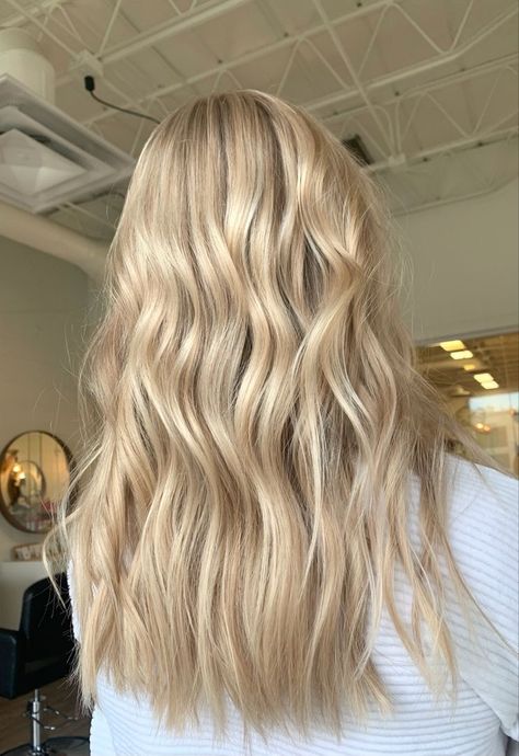 Pretty Honey Blonde Hair, Highlights For Honey Blonde Hair, Honey Blonde Summer Hair, Honey Blonde Balayage On Blonde Hair, Blonde Balayage On Natural Blonde, Honey Cream Blonde Hair, Blonde Hair Salon Ideas, Honey Blonde All Over Color, Highlight Honey Blonde Hair