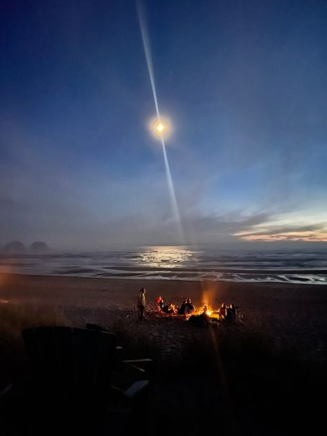 Bonfire on Rockaway Beach Oregon lit by the moon. Moon Friend Aesthetic, Aesthetic Camping Pictures, Summer Night Vibes, Rockaway Beach Oregon, Beach At Night, Rockaway Beach, Beach Bonfire, Beach Night, Summer Goals