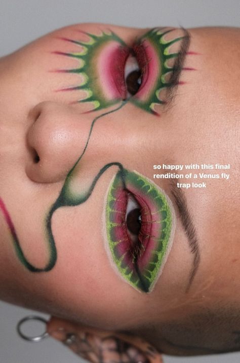 Venus Mcflytrap Makeup, Green Drag Makeup Looks, Venus Flytrap Makeup, Flower Sfx Makeup, Venus Fly Trap Makeup, Weird Core Makeup, Thermal Makeup, Beetle Makeup, Animal Inspired Makeup