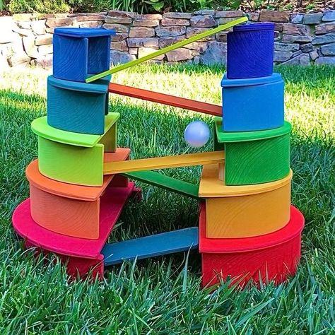 Rainbow Stacker Ideas, Grimms Ball Run, Grimms Rainbow Ideas, Rainy Day Activities For Toddlers, Wood Toys Diy, Grimms Rainbow, Grimm's Toys, Rainbow Activities, Rainbow Blocks