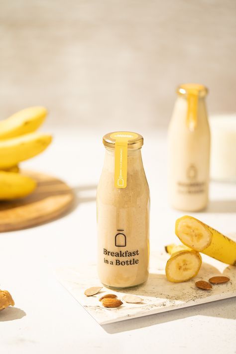 Breakfast in a Bottle - Smoothie Food Photography on Behance Milk Photography, Styling Food Photography, Organic Drinks, Photography Food Styling, Breakfast Photography, Banana Drinks, Food Art Photography, Coffee Shop Aesthetic, Drink Photography