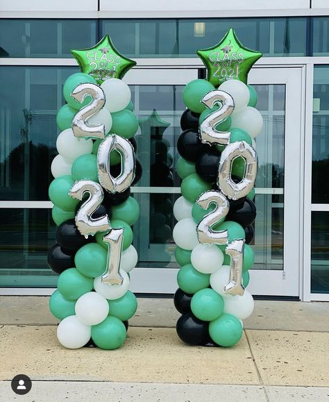 Volleyball Balloon Columns, Senior Balloon Arch, Homecoming Arch Ideas, Homecoming Field Decorations, Senior Night Balloon Ideas, Homecoming Balloon Ideas, Volleyball Balloon Arch, Senior Night Balloons, Senior Night Softball Ideas