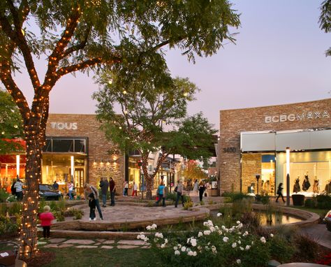 Valencia Town Center #Shop #Eat #Play California Shopping, Santa Clarita California, Plaza Design, Retail Architecture, Santa Helena, Strip Mall, Street Fair, Mall Design, Commercial Street