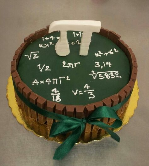 Math Teacher Birthday Cake, Cake For Physics Teacher, Physics Birthday Cake Ideas, Physics Themed Cake, Math Themed Cake, Math Birthday Cakes, Physics Cake Ideas, Maths Cake Design, Math Cake Ideas Birthday