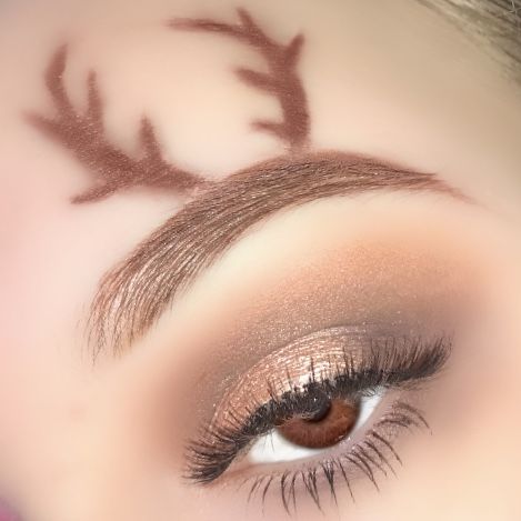 Makeup Ideas For Christmas Party, Christmas Easy Makeup Look, Rudolph Makeup Simple, Christmas Makeup Easy Simple, Christmas Make Up Looks Simple, Cute Christmas Makeup Looks Easy, Christmas Eve Makeup Ideas, Christmas Eye Makeup Easy, Reindeer Eye Makeup