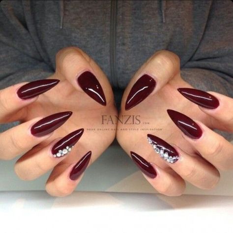 Dark Red / Wine Red Stiletto Acrylic Nails w/ Rhinestones Unghie Nail Art, Red Acrylic Nails, Nails Stiletto, Super Nails, Dark Nails, Nail Shapes, Nail Polishes, Rhinestone Nails, Gorgeous Nails