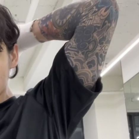 Jungkook's Tattoos Arm, Jungkook Sleeve Tattoo, Jungkook Arm Tattoo, Jungkook Arms, Jk Tattoo Ideas, Jungkook Tattoo Edit, Jungkook Muscles, Jungkook Hand Tattoo, Jungkook Tattoos