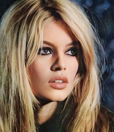 Brigitte Bardot and more - felixpadilla32@gmail.com - Gmail Bridgette Bardot Style, Bardot Makeup, Brigitte Bardot Hair, Bardot Hair, Bridgette Bardot, Bridget Bardot, Bardot Style, Belle Blonde, Marilyn Monroe Photos