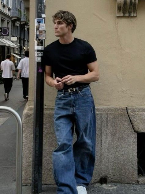 Black Courdory Pants Outfits Men, 90s Male Models Aesthetic, Men’s Fashion Masculine, 90s Male Style, Baggy Men Style, Muscular Guy Outfits, Model Off Duty Outfits Men, Casual Men Outfits Streetwear, European Mens Fashion Summer Street Styles