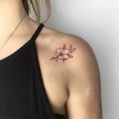 Cute flower on the shoulder. Women Tattoo Placement, Collar Bone Tattoo Small, Dogwood Tattoo, Dogwood Flower Tattoos, Hawaiian Flower Tattoos, Plumeria Tattoo, Hibiscus Flower Tattoos, Front Shoulder Tattoos, Flores Tattoo