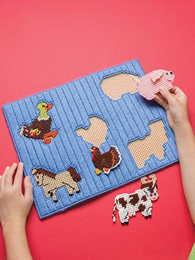 Yarn Plastic Canvas, Plastic Canvas Animals, Plastic Canvas Toys, Plastic Canvas Crafts Free, Plastic Canvas Patterns For Kids, Plastic Canvas Free Patterns, Plastic Canvas Ideas, Plastic Canvas Projects, Patterns For Kids