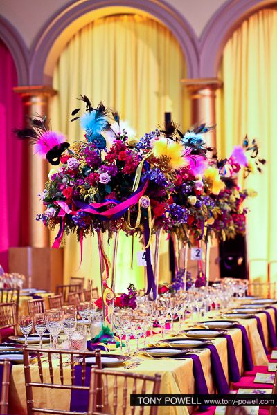 "Festa della Donna" Italian themed table centerpieces. Carnival Centerpieces, Masquerade Ball Party, Gala Themes, Circus Wedding, Carnival Decorations, Masquerade Theme, Prom Themes, Gala Ideas, Carnival Wedding