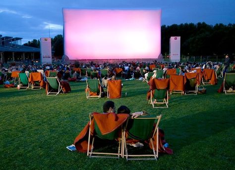 Le festival du cinéma en plein air de la Villette.                                                                                                                                                                                 Plus Outside Movie, Cinema Idea, Cinema Architecture, Paris Activities, Theater Architecture, Open Air Theater, Open Air Cinema, Outdoor Cinema, Summer Movie