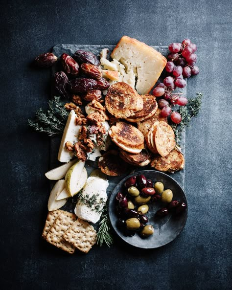 Fall Cheese Board, Fall Cheese Boards, Holiday Cheese Boards, Grazing Board, Charcuterie Cheese, Charcuterie Board Ideas, Instagram Party, Food Boards, Charcuterie And Cheese Board