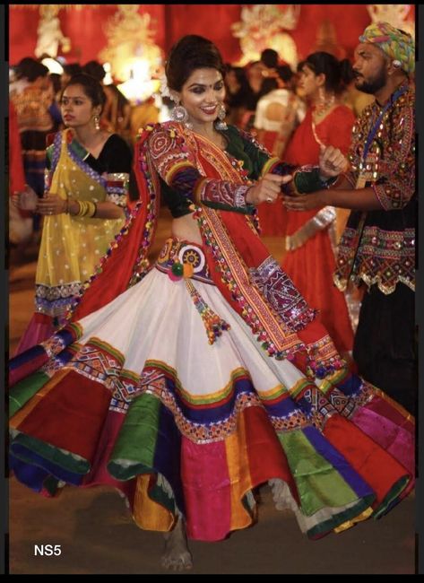 Navratri Special Outfit Garba Lehenga, Garba Chaniya Choli, Dandiya Dress, Chania Choli, Lehenga For Girls, Choli Blouse Design, Garba Dress, Choli Dress, Navratri Dress