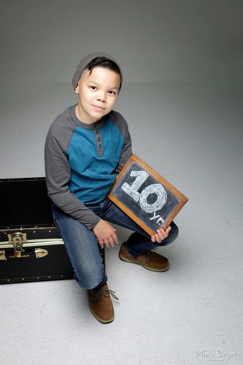 10 Year old Picture Ideas for Boys 10th Birthday Photoshoot Ideas Boy, Photoshoot Ideas Boys, Year Old Photoshoot Ideas, Birthday Photoshoot Ideas Boys, Boy Birthday Pictures, Boy Photoshoot, Birthday Props, Boy Photo Shoot, 1st Birthday Photoshoot