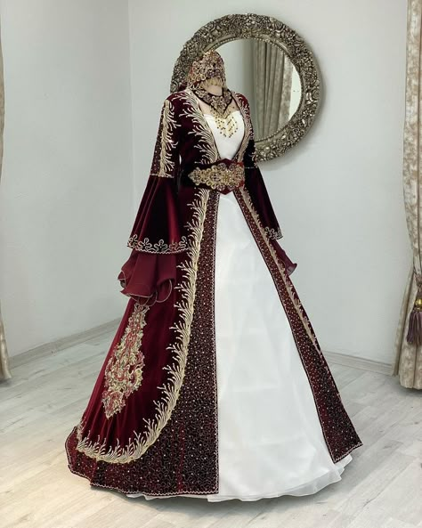 Traditional Turkish Wedding Dress, Turkish Henna Dress, Turkish Bridal Dresses, Turkish Dress Modern, Turkish Fashion Traditional, Turkish Traditional Dresses, Wedding Dress Turkish, Turkish Gown, Turkish Kaftan