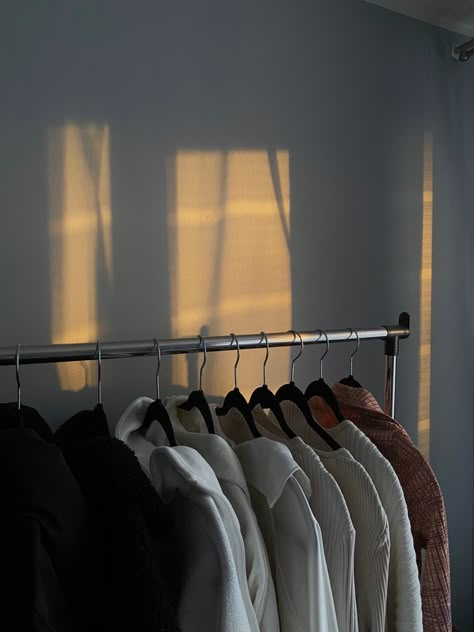 Hangers Aesthetic, Clothing Rack Aesthetic, Styling Moodboard, Clothing Wallpaper, Thrift Aesthetic, Clothing Rack Bedroom, Hanging Pants, Hangers Clothes, Selling Clothes Online