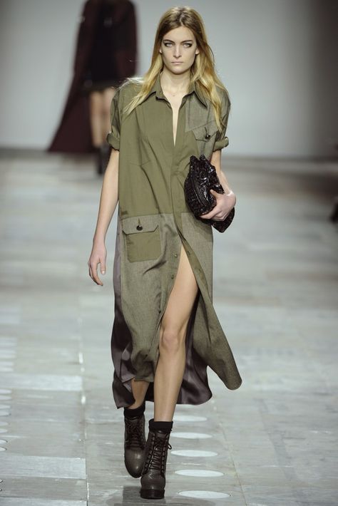 Unique --- a cool military shirt dress! Finally! Glove Editorial, Salvador Ferragamo, Military Chic, Military Dresses, Safari Dress, Military Looks, Military Shirt, Safari Style, Inspired Dress