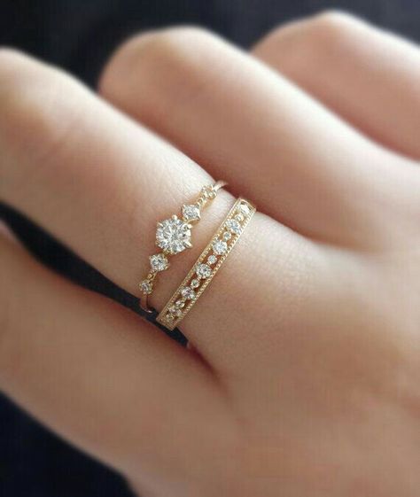 خواتم خطوبة, Jewellery Stand, Ring Man, Key Jewelry, Gold Rings Jewelry, Dream Engagement Rings, Rose Gold Engagement, Rings Simple, Rose Gold Engagement Ring