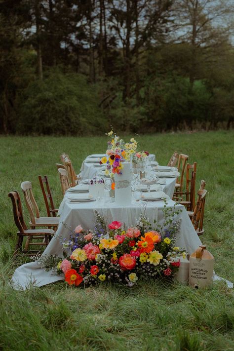 Midsommar Wedding, Ethereal Wedding Cake, Christmas Home Decorating, Cottagecore Wedding, Field Wedding, Ethereal Wedding, Picnic Wedding, Camp Wedding, Arc Welding