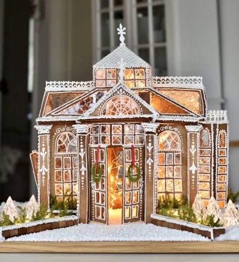 From intricately decorated icing-covered homes to entire gingerbread villages, these amazing gingerbread houses will inspire your own creations. Homemade Gingerbread House, Gingerbread House Designs, Gingerbread House Cookies, Gingerbread Village, Gingerbread House Decorations, Cookie House, Christmas Gingerbread House, Gingerbread Houses, Christmas Home Decor