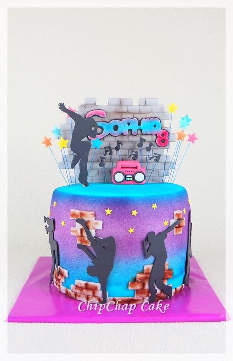 Hiphop Dancing Cake  (from fb: Hannover ChipChap Cake) Dance Party Birthday Cake, Hip Hop Cake Ideas, Dance Theme Cake, Hip Hop Cake, Dance Birthday Cake, Dance Party Theme, Mimi Birthday, Dance Theme, Dance Cakes