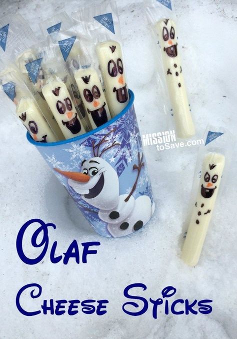 Olaf Cheese Sticks Frozen Themed Snack. See step by step easy directions for how to make these cute Disney snacks for a winter party, Christmas party or just for lunches. #kidssnacks #Olaf #disneysnacks #disney Classroom Winter Party, Disney Themed Food, 4de Verjaardag, Frozen Bday Party, Birthday Party Snacks, Frozen Themed Birthday Party, Disney Frozen Birthday, Disney Theme Party, Frozen Theme Party