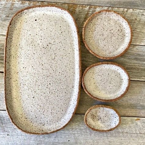 Organic Scandinavian, Ceramics Diy, Ceramics Pottery Bowls, Creative Workshops, Rustic Ceramics, Grey Ceramics, Pinch Pots, Snack Bowls, Art Cards