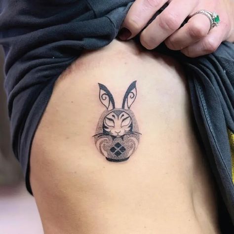 Japanese Black & Grey Daruma Doll Rabbit Animal Tattoo Idea & Design on Rib Japanese Daruma Doll Rabbit Tattoo Done By Japanese Rabbit Tattoo, Japanese Rabbit, Daruma Doll Tattoo, Japanese Daruma, Rabbit Tattoo, Cherry Tattoos, Doll Tattoo, Rabbit Animal, Daruma Doll