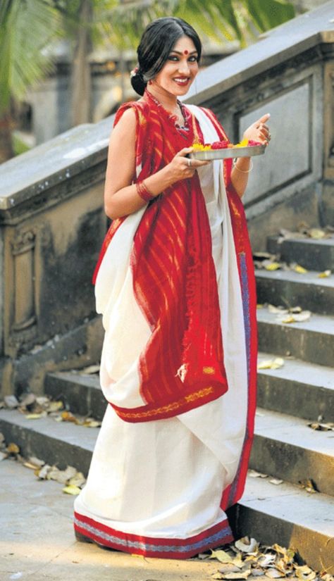 Pure Cotton Bengali Saree With Red Pallu Bengal Cotton Sarees, Bengali Saree, Saree Draping Styles, Bengali Bride, Saree Photoshoot, Durga Puja, Indian Attire, Saree Look, Traditional Sarees