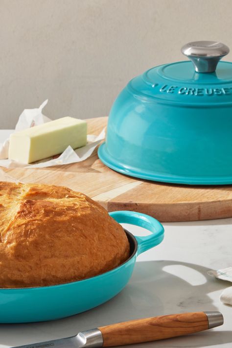 Bread In A Cast Iron Pan, Le Creuset Recipes Bread, Cast Iron Bread Pan Recipes, Cast Iron Bread Oven, Cast Iron Bread Dome Recipes, Cast Iron Bread Oven Recipes, Cloche Bread Recipes, Bread Dome Recipes, Dutch Oven Bread Recipes Cast Iron Pot