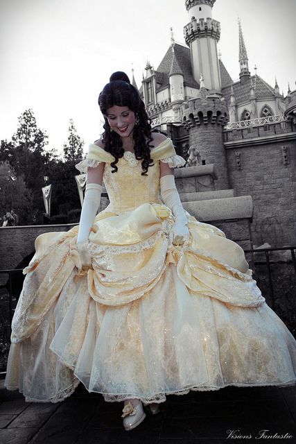 i liked the old belle better, but this is still pretty! I miss the old hair Disneyland Princess, Belle Cosplay, Carnaval Costume, Belle Costume, Disney Belle, Disney Princess Belle, Belle Beauty And The Beast, Disney Face Characters, Princess Cosplay