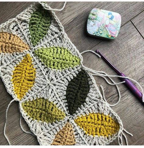 Crochet Granny Square - Crochet Motif - Crochet Patterns - Crochet Projects - Crochet Craft Granny Square Leaf, Leaf Granny Square, Crochet Granny Square Tutorial, Granny Square Haken, Tote Crochet, Cardigan Au Crochet, Crochet Leaf Patterns, Granny Square Crochet Patterns Free, Crochet Cushion Cover