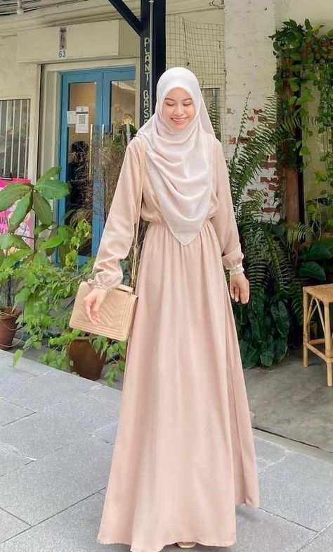 Rekomendasi dress kondangan 2023 #Rekomendasi dress kondangan 2023 #hijab outfit #outfits #dresses #background #wallpaper Outfit Muslimah Aesthetic, Muslim Fashion Dress Simple, Outfit Muslim, Muslimah Fashion Casual, Muslim Outfit, Fesyen Islam, Muslim Dresses, Muslimah Outfit, Muslim Outfits Casual